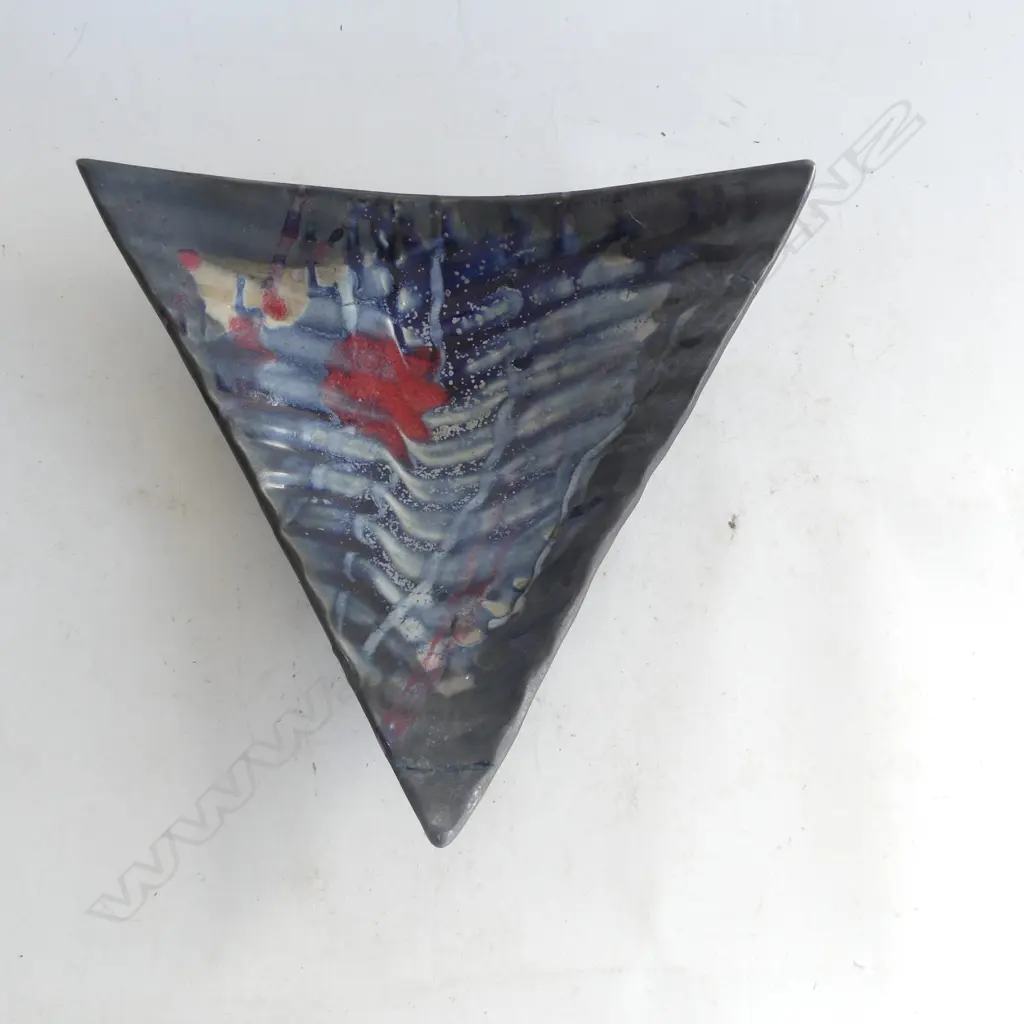 SCOTTISH TRIANGULAR CERAMIC STUDIO DISH, SOME REPAIRS Image 1++