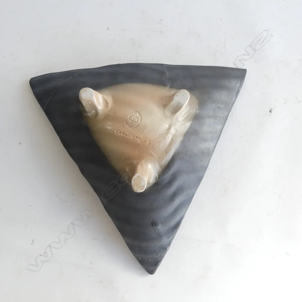 SCOTTISH TRIANGULAR CERAMIC STUDIO DISH, SOME REPAIRS Image 1++