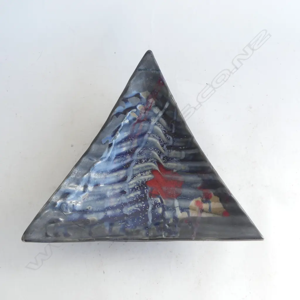 SCOTTISH TRIANGULAR CERAMIC STUDIO DISH, SOME REPAIRS Image 1++