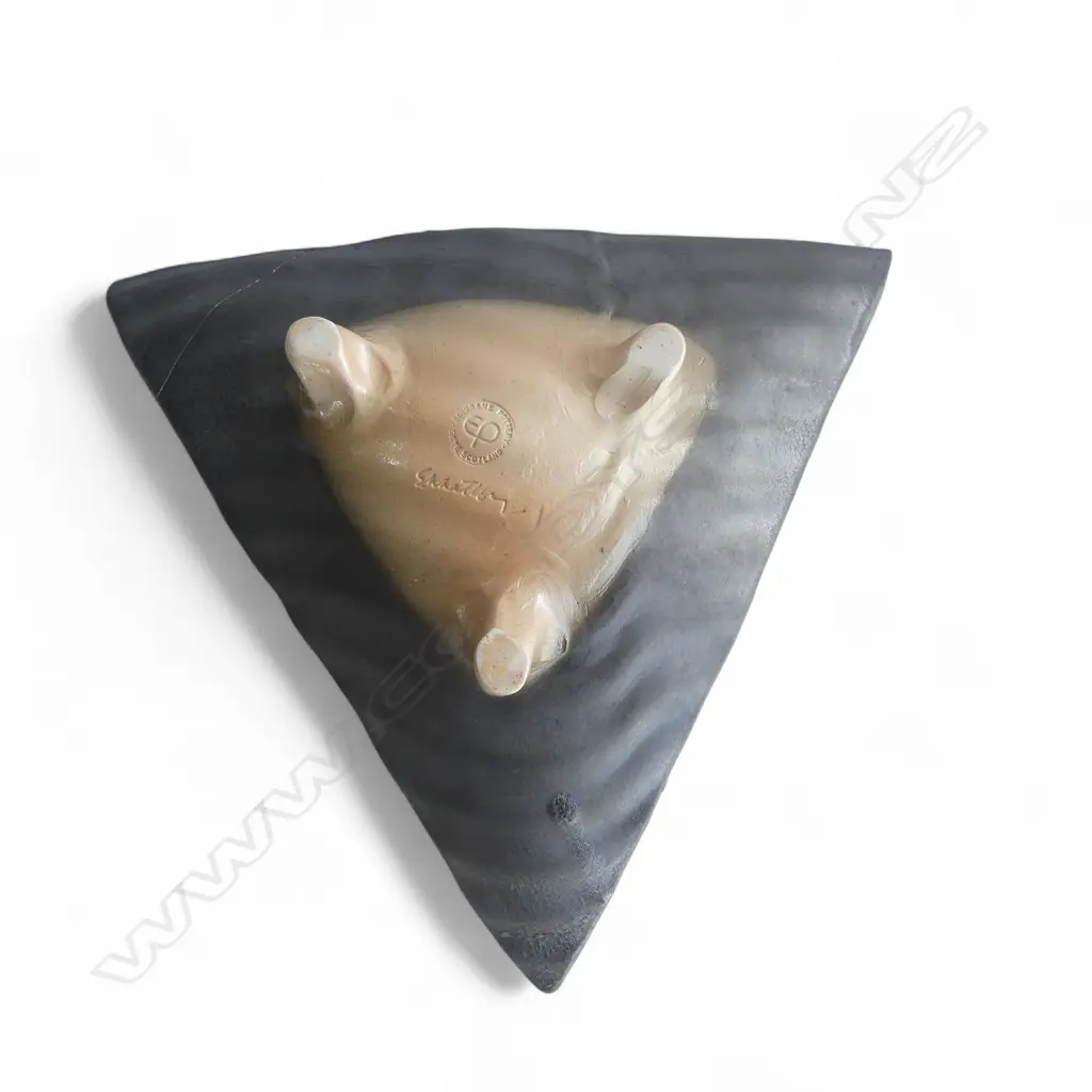 SCOTTISH TRIANGULAR CERAMIC STUDIO DISH, SOME REPAIRS Image 1++