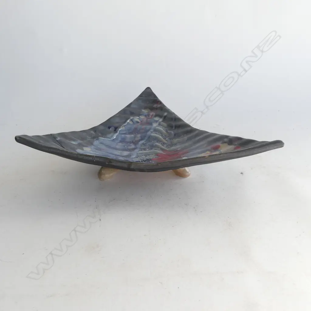 SCOTTISH TRIANGULAR CERAMIC STUDIO DISH, SOME REPAIRS Image 1++
