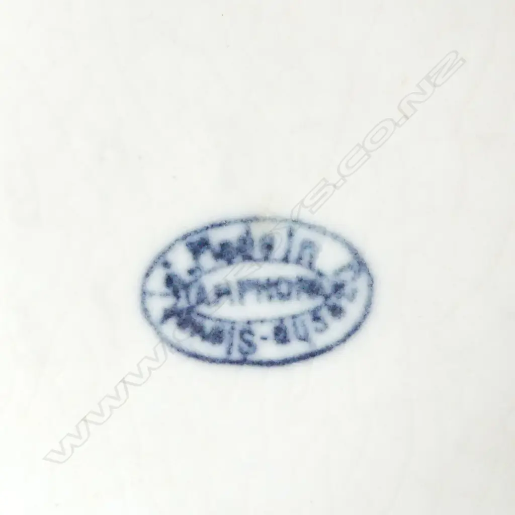 LRG CZECH AMPHORA COMPORT, FOUR EXTERNAL UPRIGHTS SURROUNDING CENTRAL COLUMN , TYPICAL CABOCHON TYPE, H.?? Image 1++