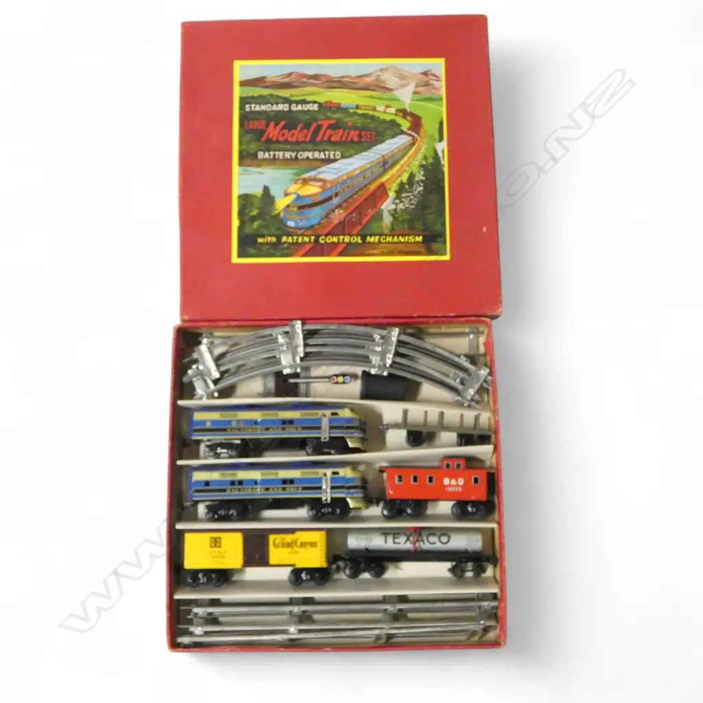 BOXED JAPANESE VINTAGE BATTERY OPERATED LARGE MODEL TRAIN SET L380MM Image 1++