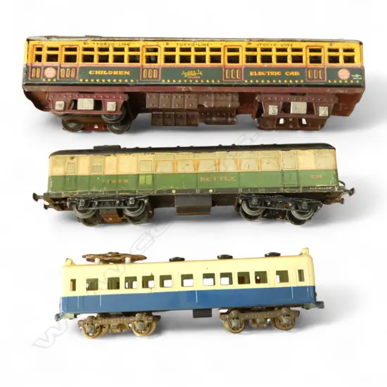 3 O GAUGE VINTAGE RAILWAY CARRIAGES 1 AF
