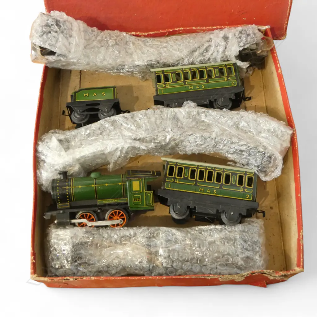 VINTAGE BOXED MODEL CRAFT O GAUGE TRAIN SET & RAILS Image 1++