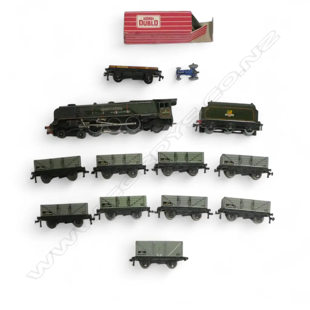 HORNBY DUPLO ELECTRIC ENGINE TENDER & 10 CARRIAGES Image 1++