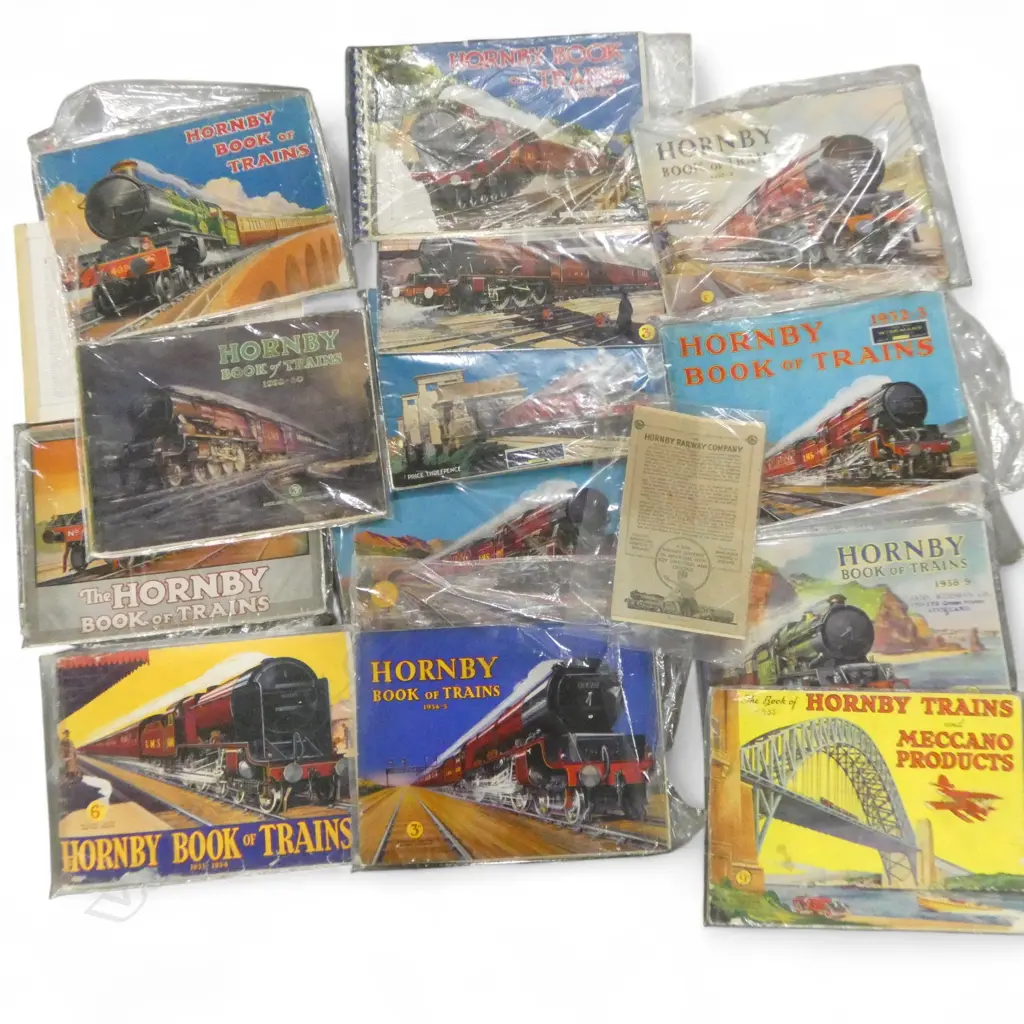 COLLECTION OF 1930S VINTAGE HORNBY BOOK OF TRAINS Image 1++