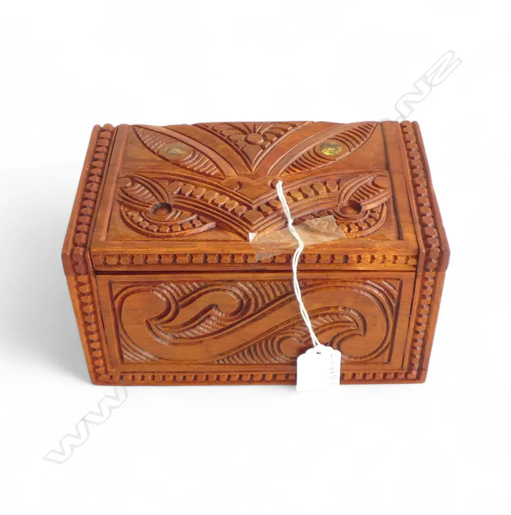 CARVED WOODEN BOX, MAORI DESIGN W.190mm Image 1++