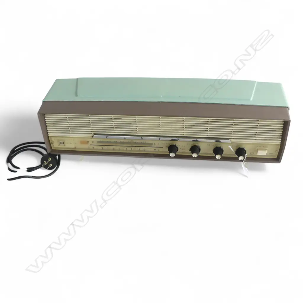 VINTAGE 'GENERAL' RADIO W.540mm working Image 1++