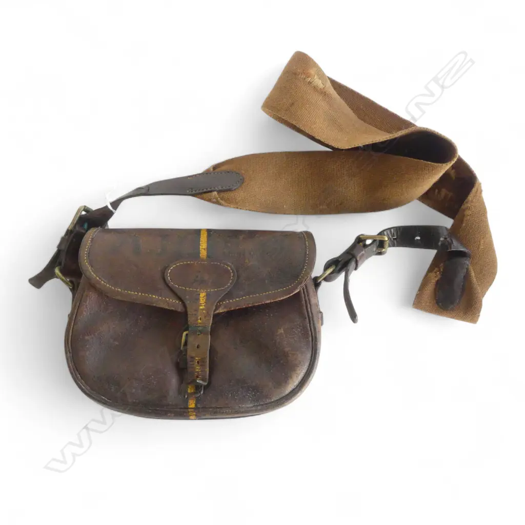 VINTAGE LEATHER SATCHEL  Image 1++