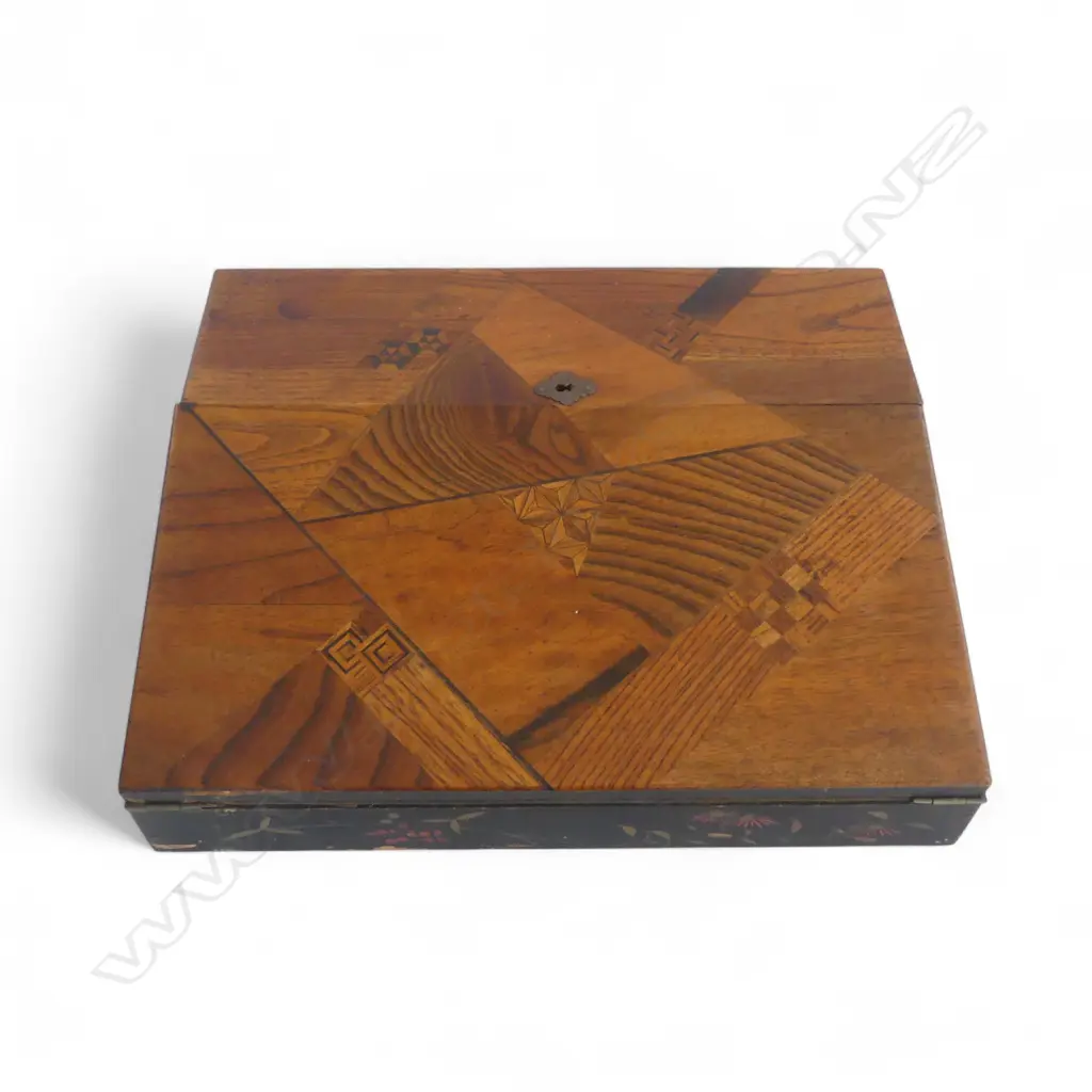c.1900 JAPANESE MADE WRITING SLOPE, INLAID LID BLACK LACQUER INTERIOR, 310 x 250 x 80mm Image 1++