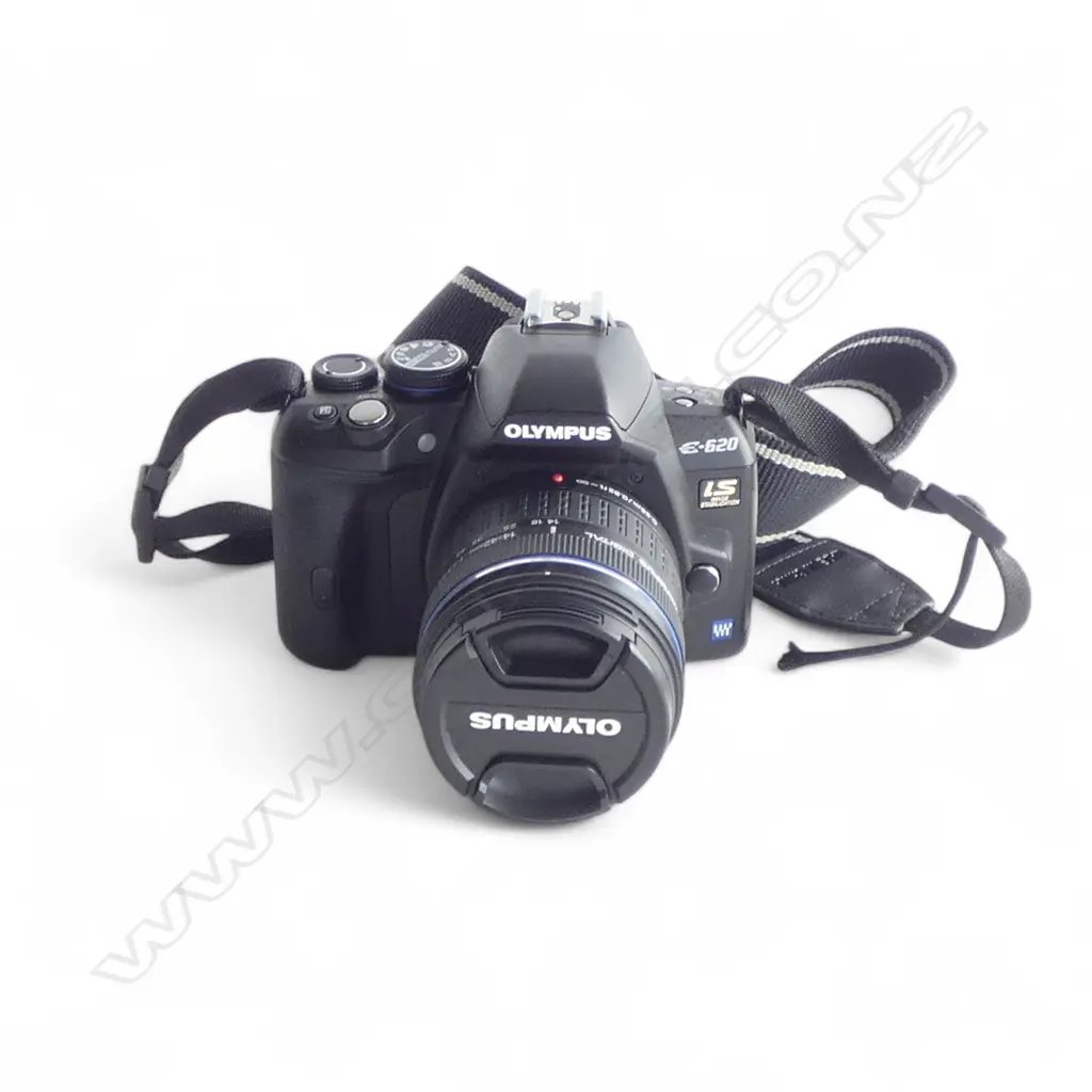 OLYMPUS E-620 DIGITAL CAMERA; Carry bag, manual, 2 batteries, lens, memory card & other accessories Image 1++