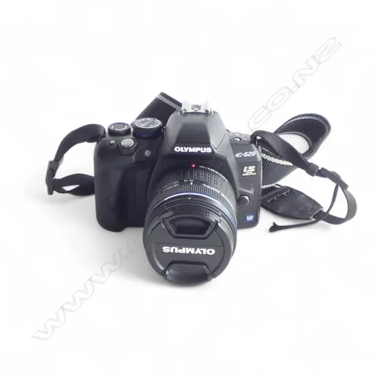 OLYMPUS E-620 DIGITAL CAMERA; Carry bag, manual, 2 batteries, lens, memory card & other accessories