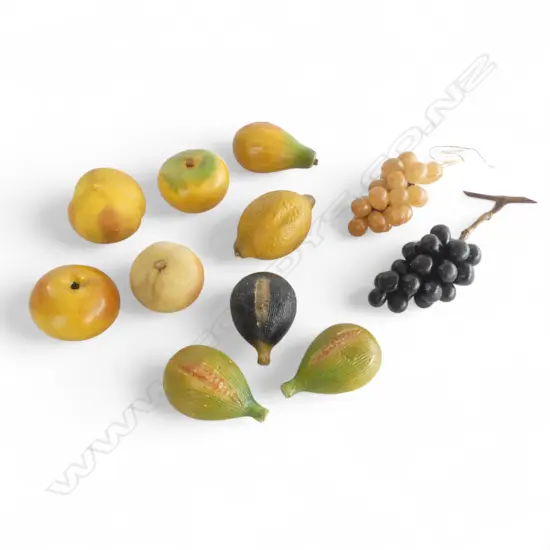 A GROUP OF HAND PAINTED CERAMIC FRUIT (11 PIECES) 