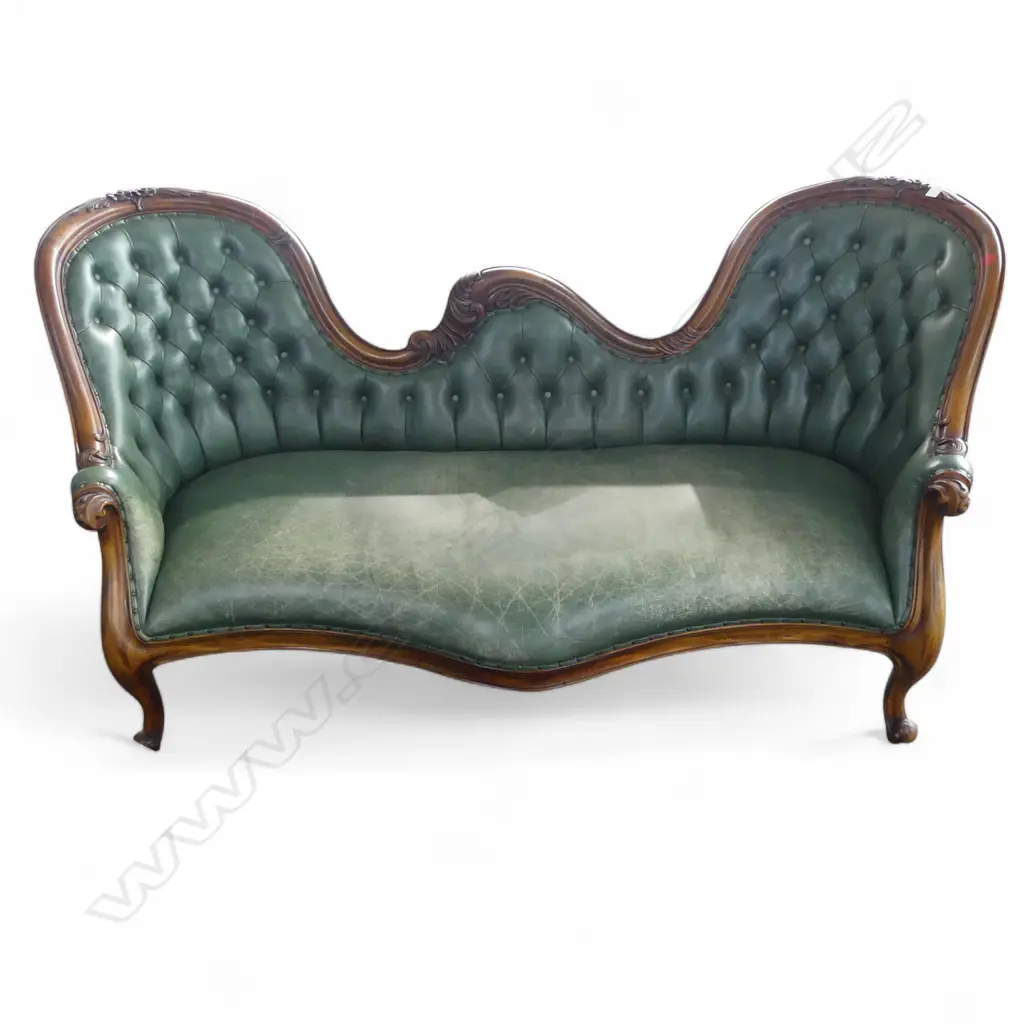 A VICTORIAN STYLE GREEN BUTTONBACK LEATHER SETTEE   1050 X 1720 mm Image 1++