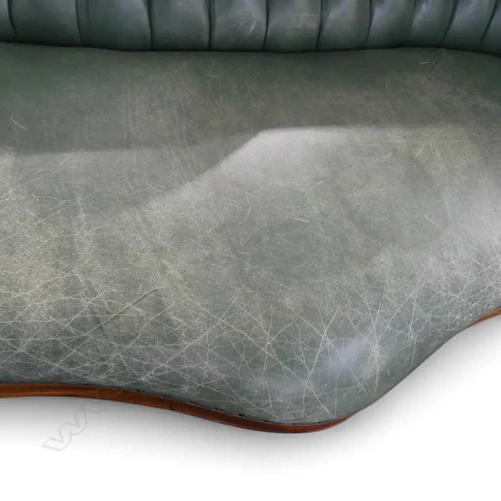 A VICTORIAN STYLE GREEN BUTTONBACK LEATHER SETTEE   1050 X 1720 mm Image 1++