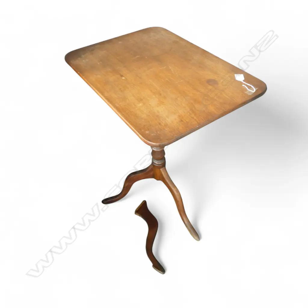 20thC OAK GEORGIAN STYLE TILT TOP WINE TABLE Image 1++