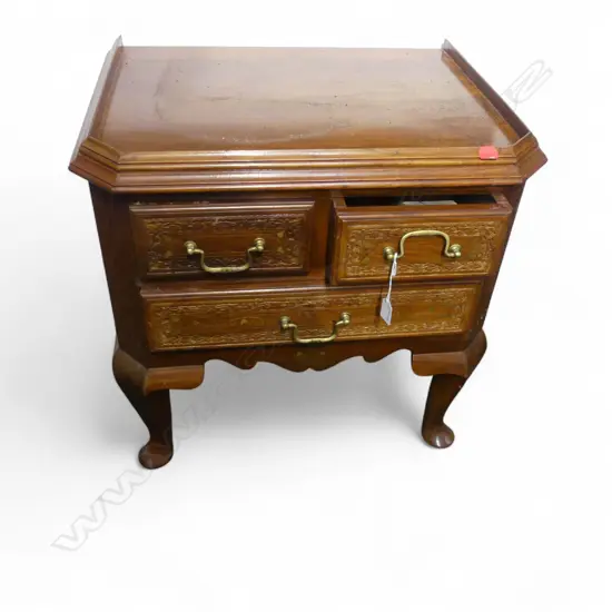 A SMALL THREE DRAWER CABINET 620 X 460x 630 mm