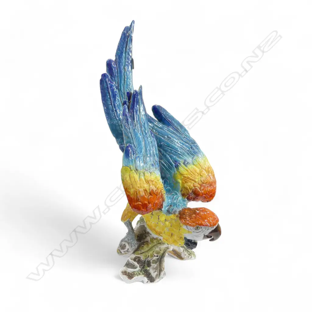 A large vintage Italian pottery Macaw parrot sculpture, Image 1++
