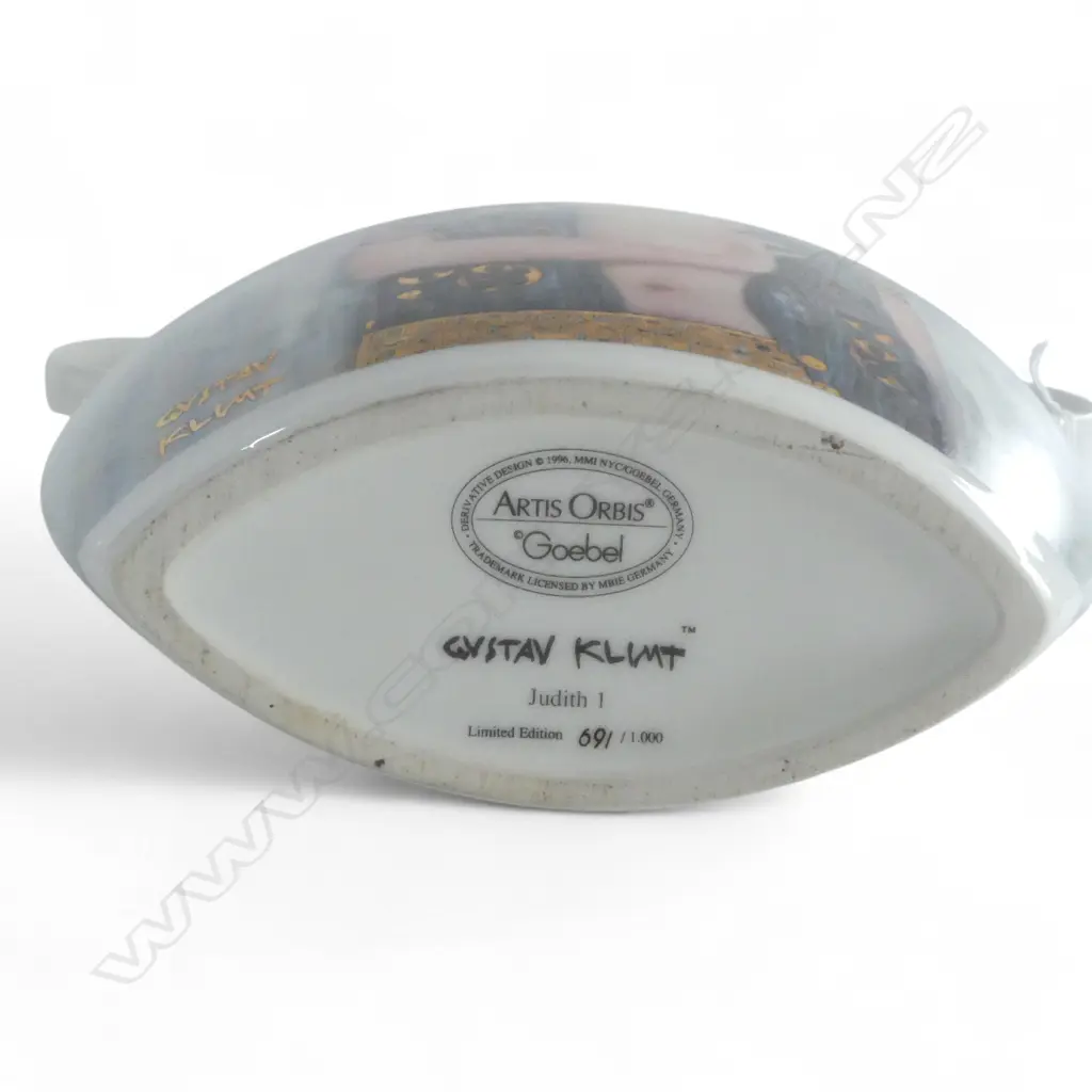 GOEBEL 'ARTIS ORBIS' MANTEL VASE after GUSTAV KLIMT 'JUDITH 1'  Ltd.Ed. No.691/1000. H.225mm Image 1++