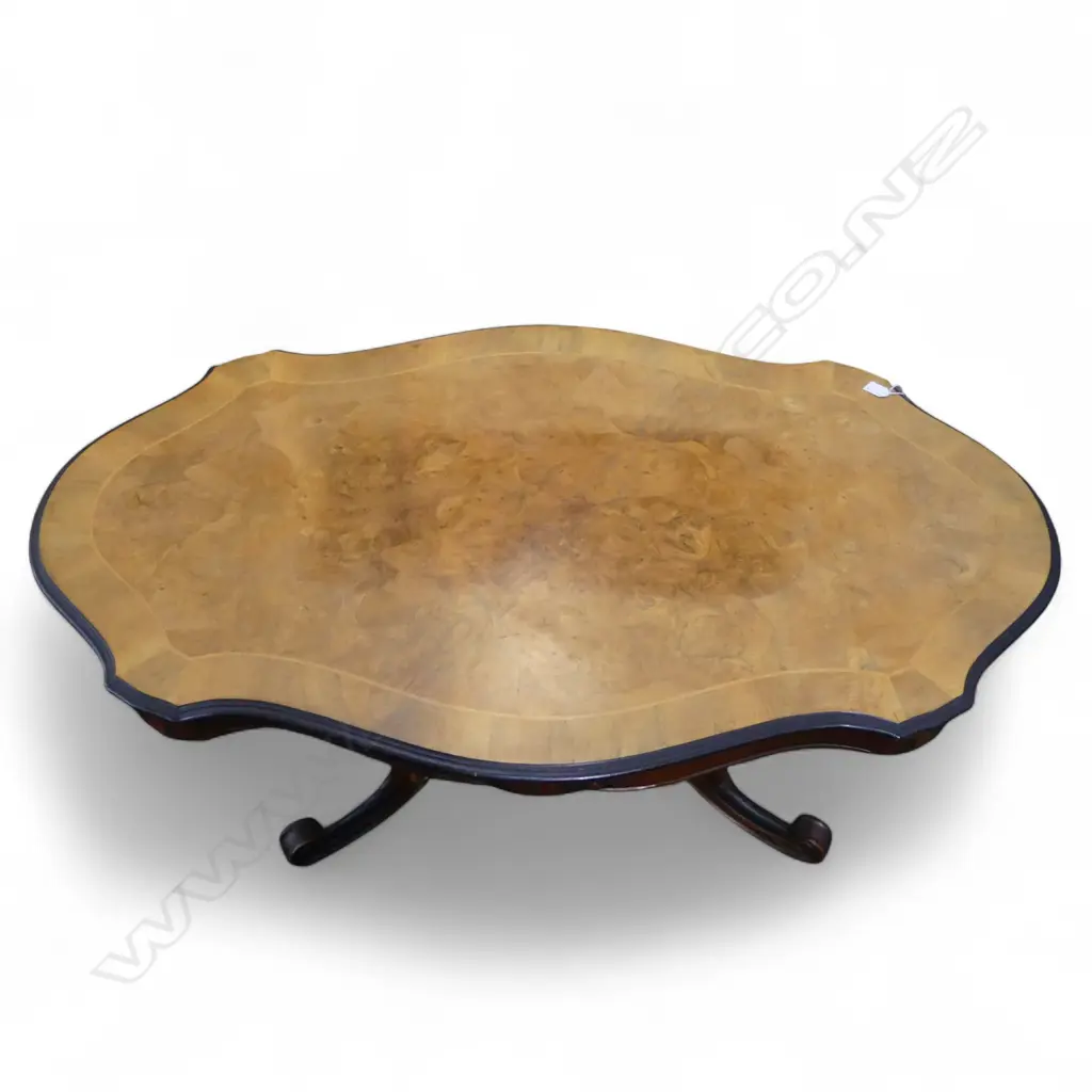 A FRENCH STYLE WALNUT VENEER COFFEE TABLE (TOP FADED)  840 X 1400 MM Image 1++