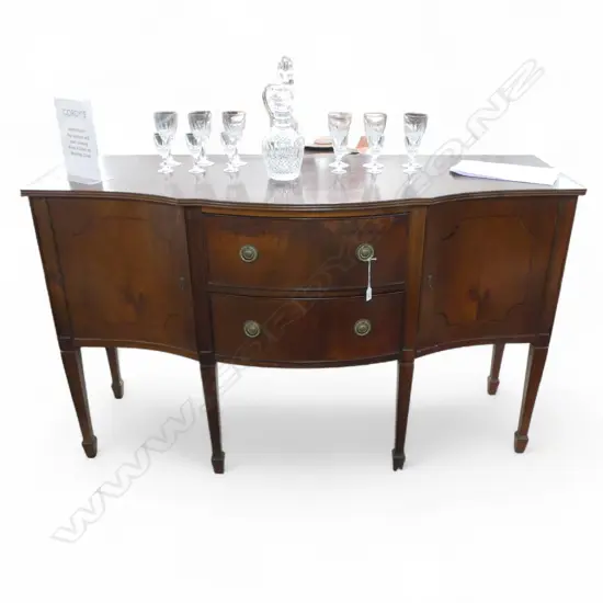 REGENCY STYLE MAHOGANY SERPENTINE FRONT SIDEBOARD 1520x590x930mm