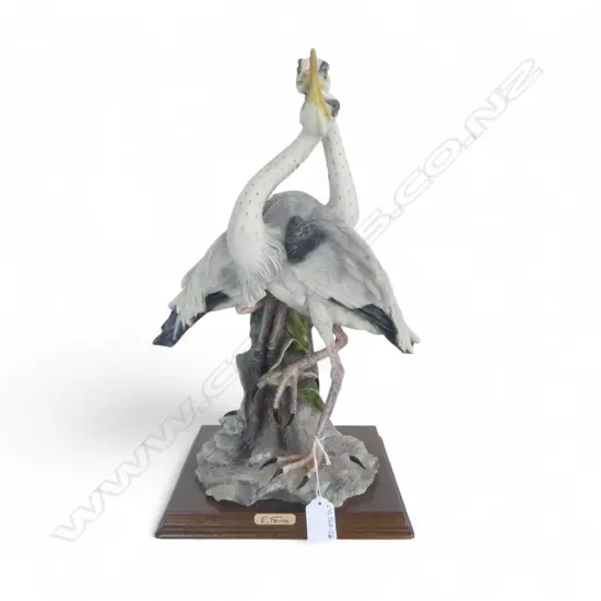 E.FARINA for CAPODIMONTE PORCELAIN SCULPTURE of LINKED HERONS, H.400mm