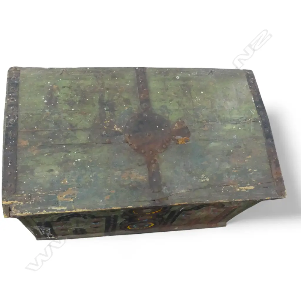 RUSTIC PAINTED CHEST 840x490x490mm Image 1++