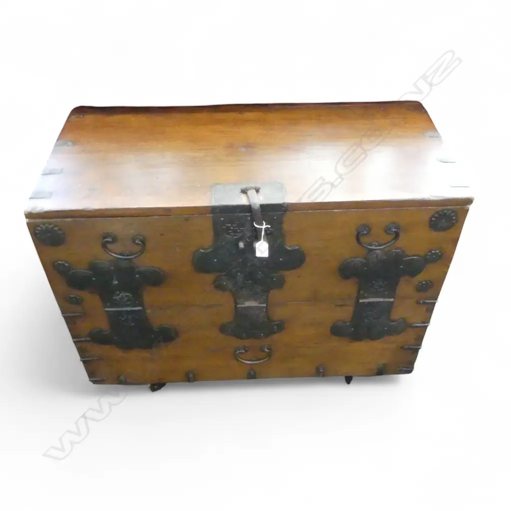 KOREAN ELM CLOTHING STORAGE CHEST w. IRON LOCKS & STRAPPING 900x425x700mm Image 1++