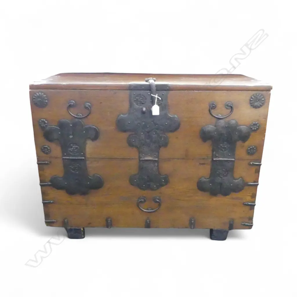 KOREAN ELM CLOTHING STORAGE CHEST w. IRON LOCKS & STRAPPING 900x425x700mm Image 1++