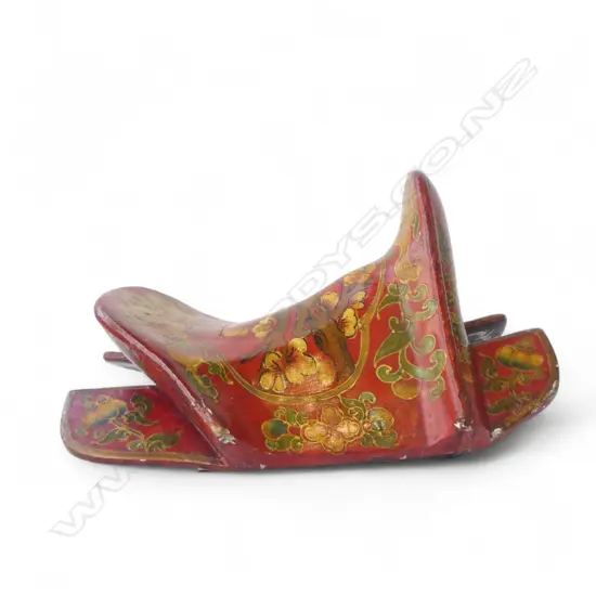 LACQUERED ORIENTAL SADDLE (TIBETAN STYLE?) W.450mm