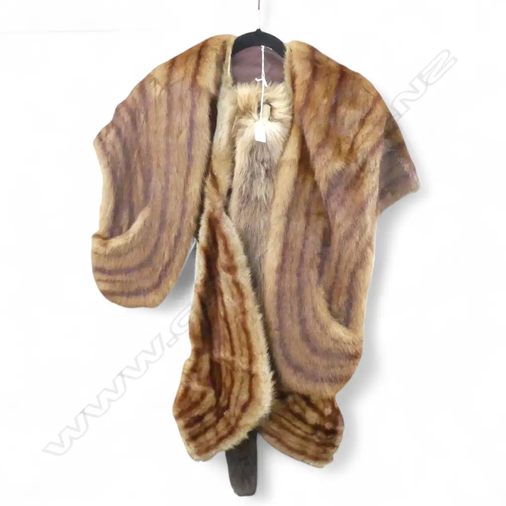 3 FUR STOLES Image 1++