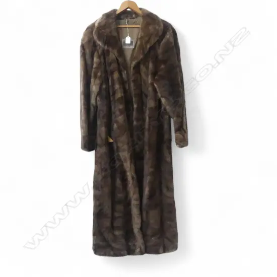 VINTAGE 'SALONICA FURS' FUR COAT