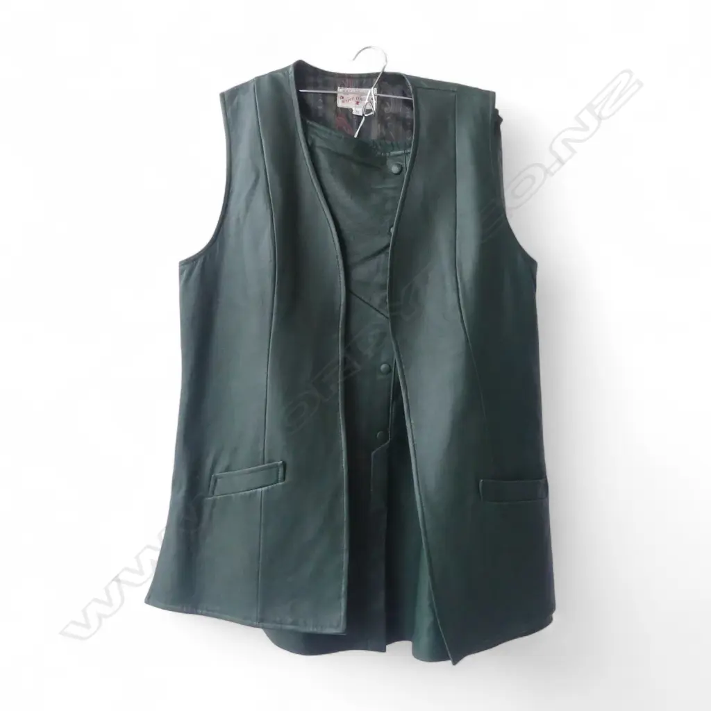 'WAPITI LEATHERS' NZ vintage 2 piece green leather lady's outfit: skirt & long vest. Size 16. Buttoned detail to skirt.  Image 1++