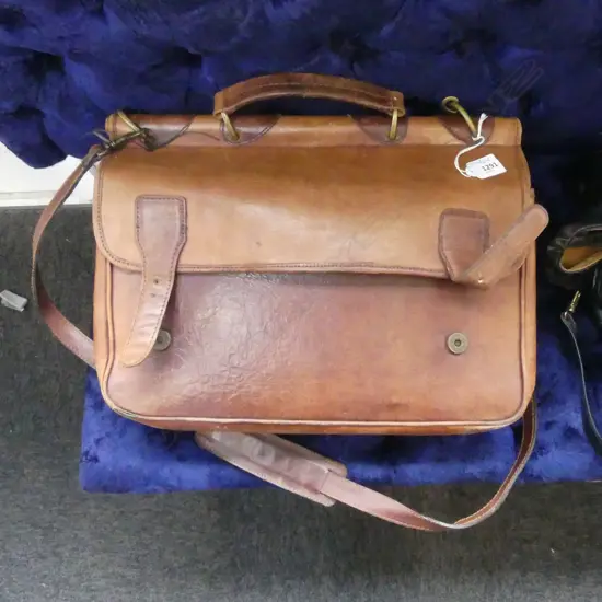VINTAGE LEATHER SATCHELL one clip missing 