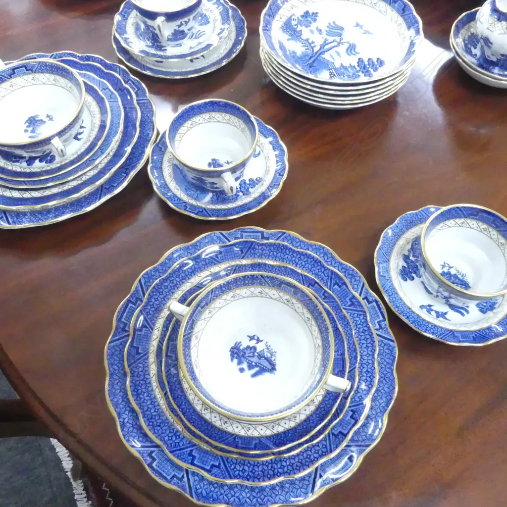 BOOTHS REAL OLD WILLOW DINNER SET Image 1++