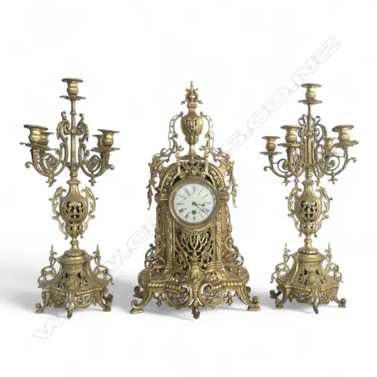 FRENCH STYLE CLOCK & GARNITURE, H.580mm