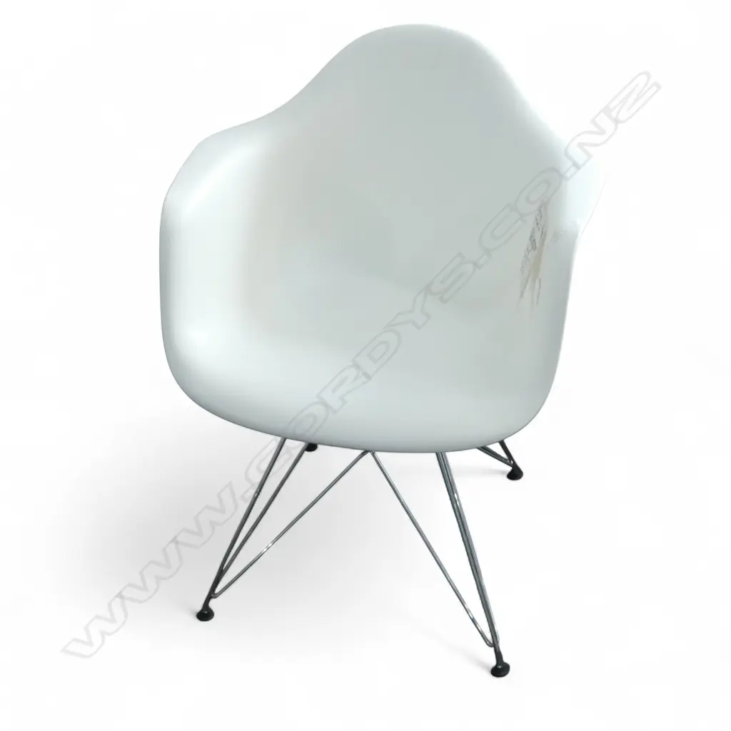 VITRA EAMES DAX ARMCHAIR - MADE IN GERMANY, AS NEW Image 1++