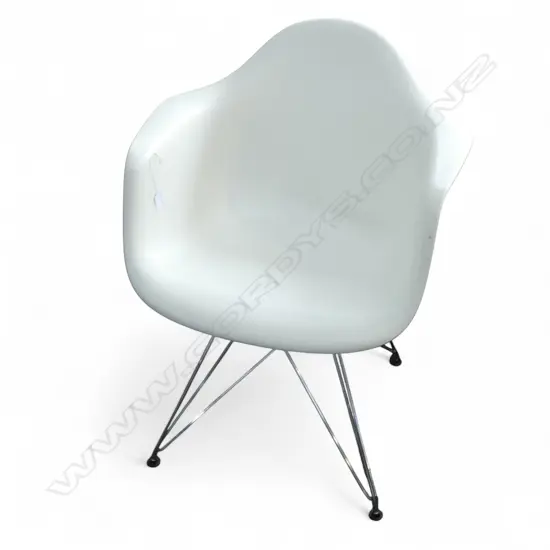 VITRA EAMES DAX ARMCHAIR - MADE IN GERMANY, AS NEW