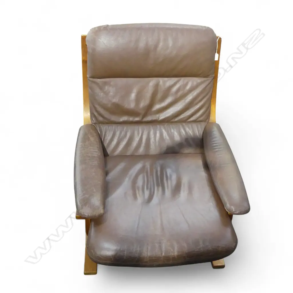 DANISH MID-CENTURY LEATHER & BENT PLY ARMCHAIR some wear to leather Image 1++