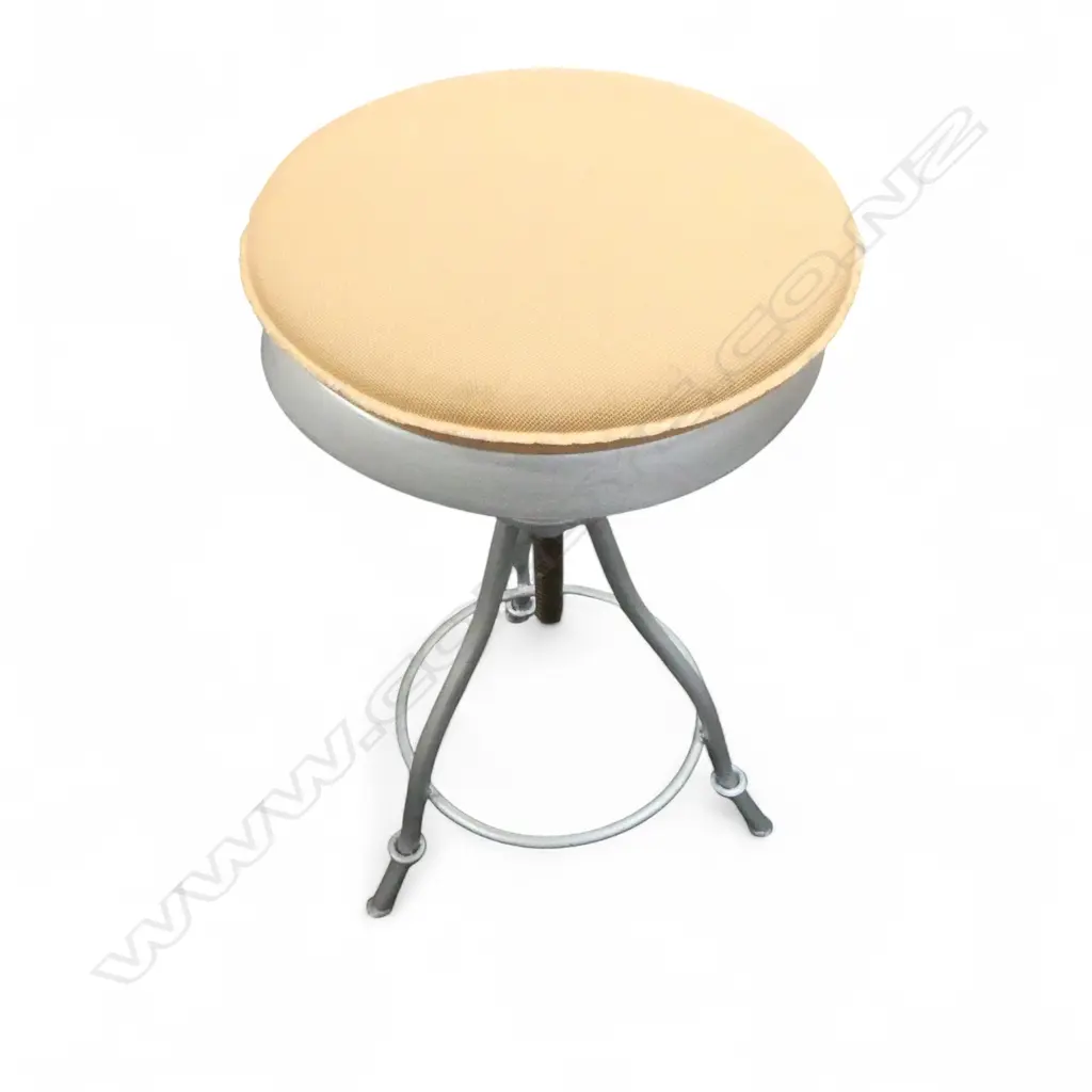 INDUSTRIAL STOOL H.650mm + CUSHION Image 1++