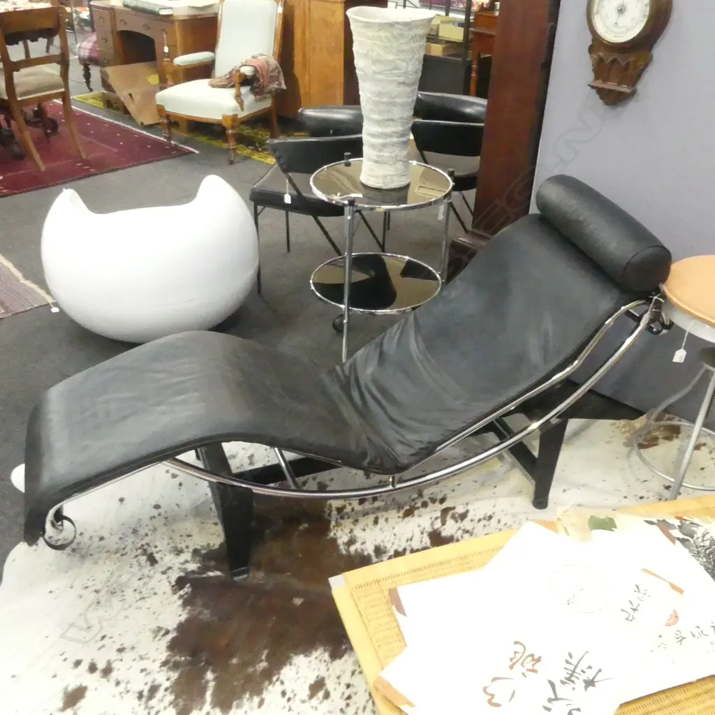 BLACK LEATHER LC4 RECLINER L.1600mm SOME WEAR Image 1++