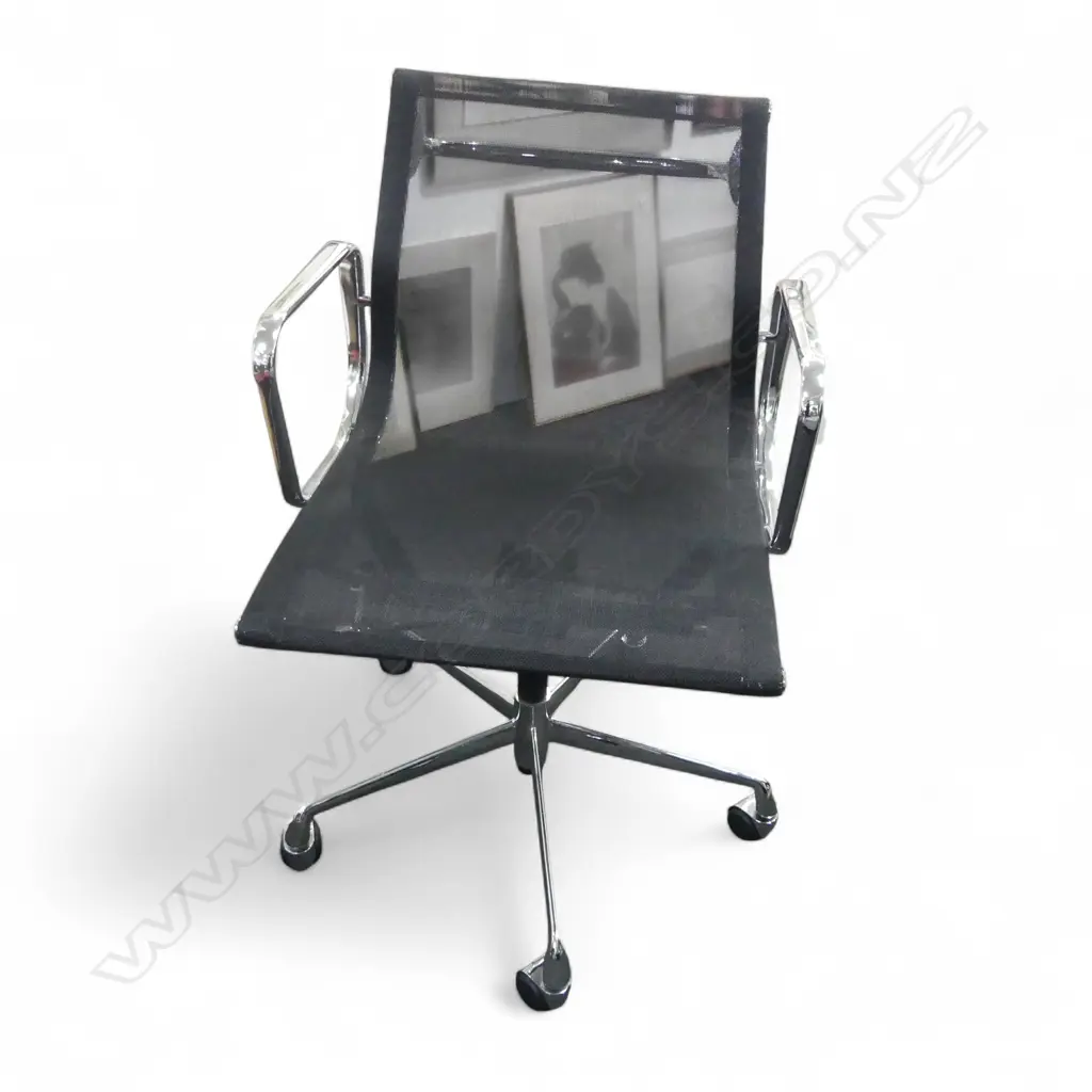 EAMES STYLE OFFICE CHAIR  Image 1++