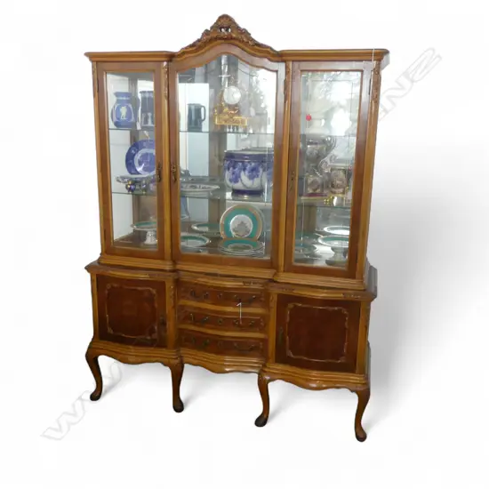 CONTINENTAL STYLE MIRRORED BACK WALNUT DISPLAY CABINET  1020 x 1450mm