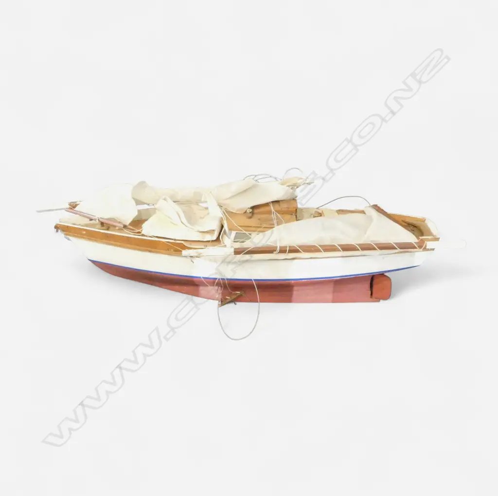 YACHT BOAT MODEL 'SOLAR WIND' L.820mm faults Image 1++
