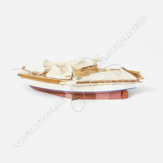 YACHT BOAT MODEL 'SOLAR WIND' L.820mm faults