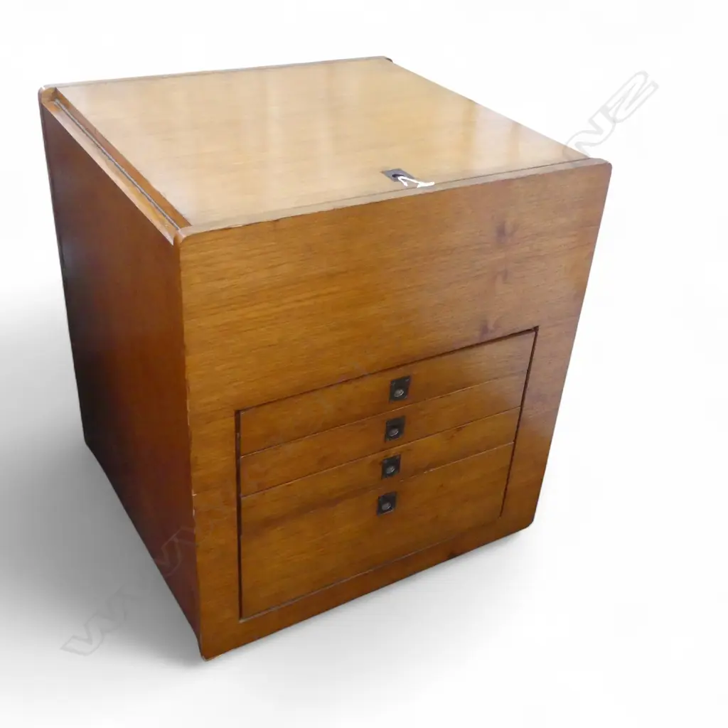 CUSTOM BUILT CEDAR SEWING MACHINE / DROP SIDE WORK UNIT 660x610x720mm Image 1++