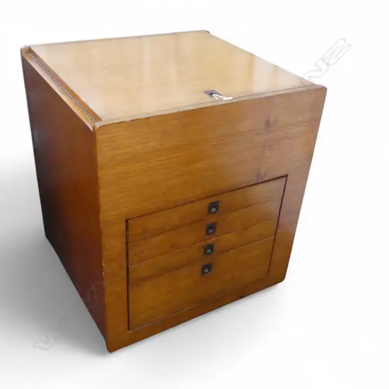 CUSTOM BUILT CEDAR SEWING MACHINE / DROP SIDE WORK UNIT 660x610x720mm