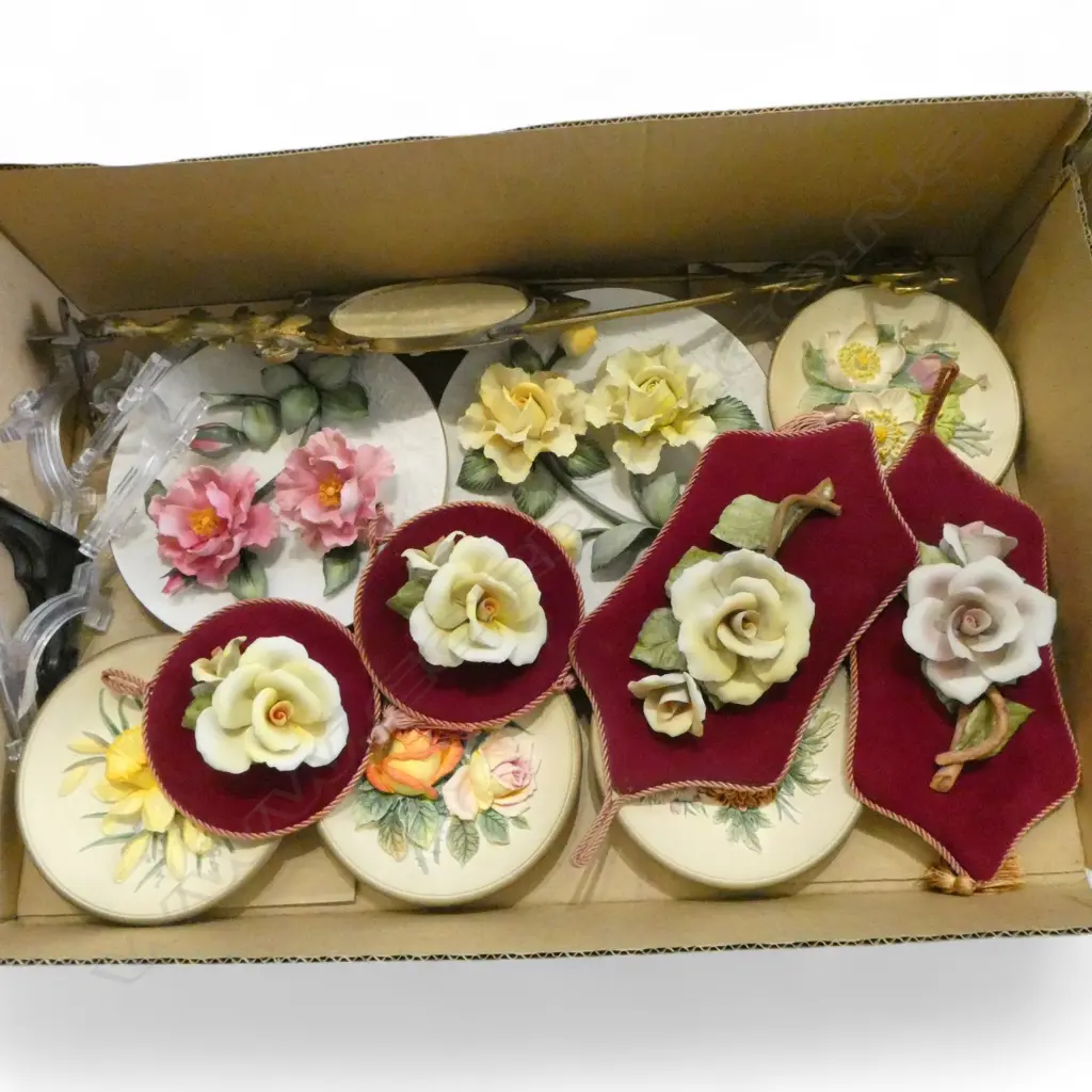 ASST. CAPODIMONTE WALL HANGING FLORAL PLATES & VELVET WALLHANGINGS Image 1++