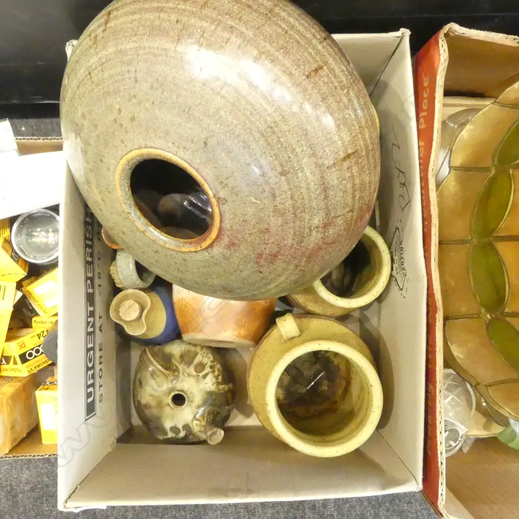 BOX ASST. STUDIO POTTERY Image 1++